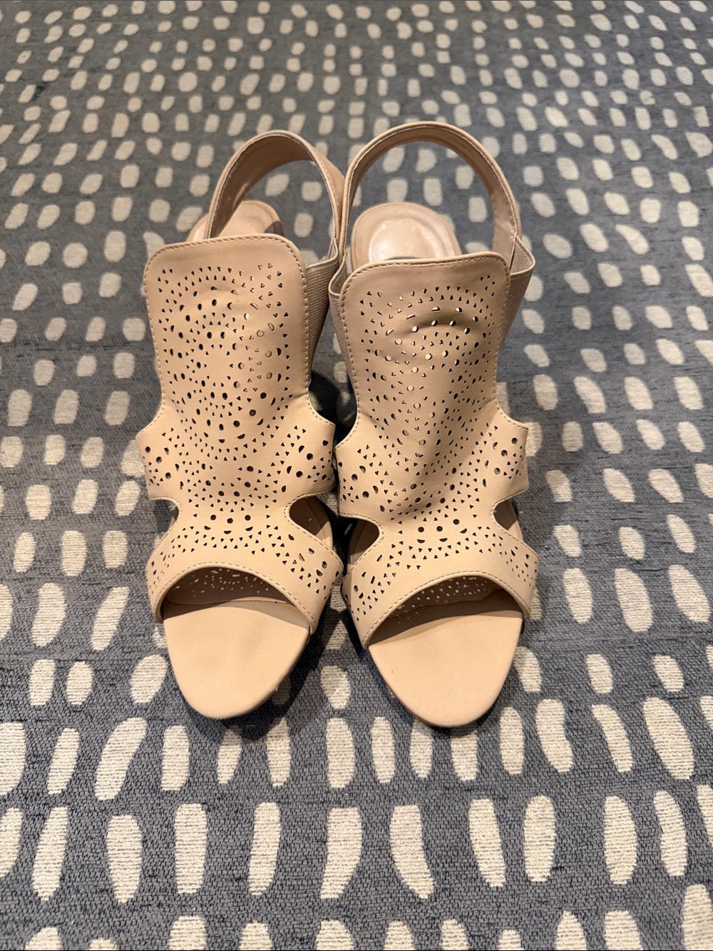 Women's Beige Laser-Cut Slingback heels Sz 10